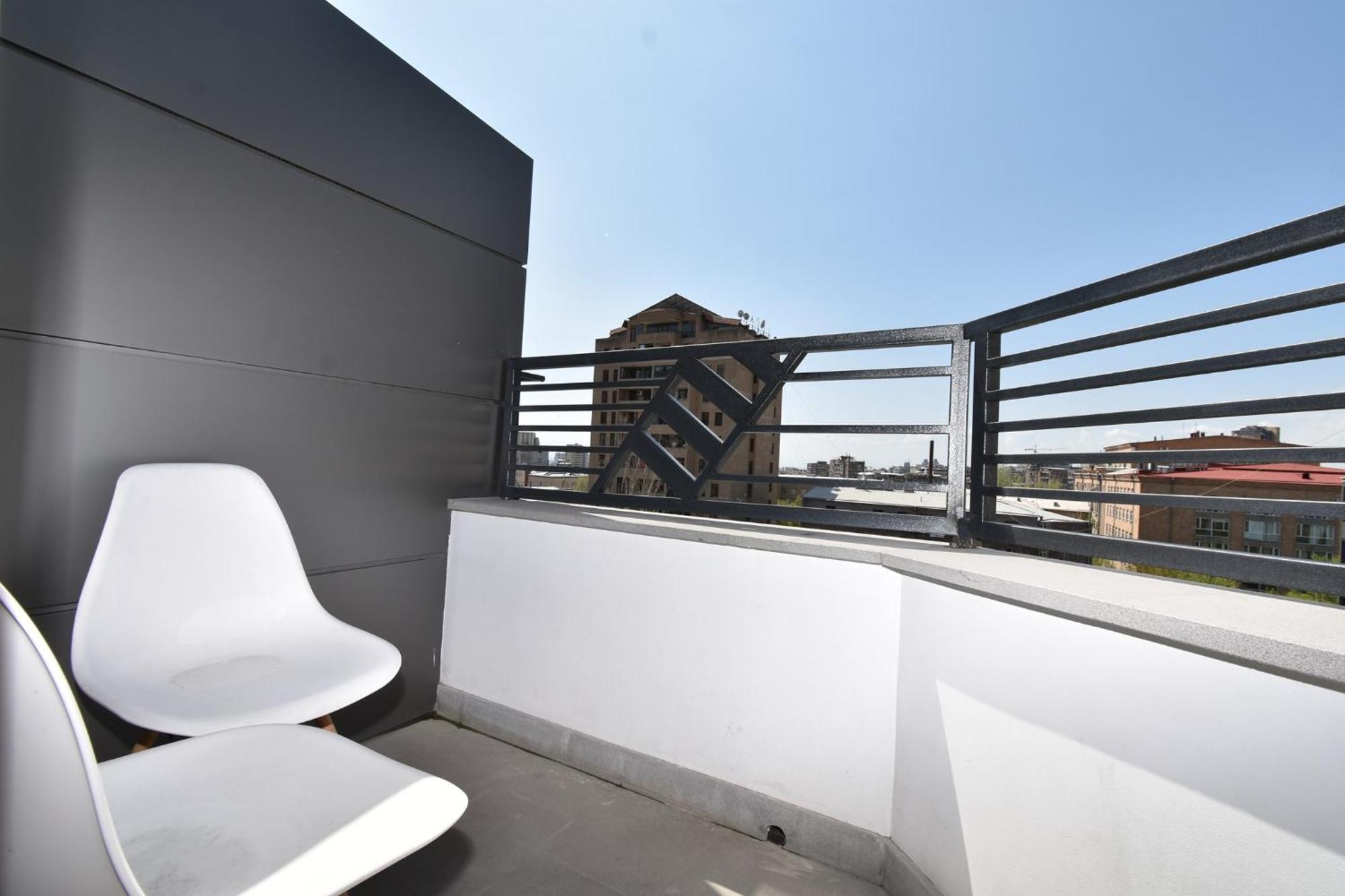 Aparthotel Aygestan Plaza Ereván Exterior foto